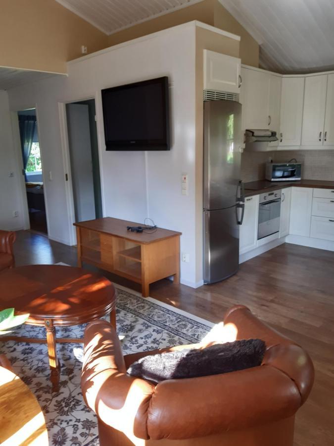 The Cottage Badelunda Вестерос Экстерьер фото
